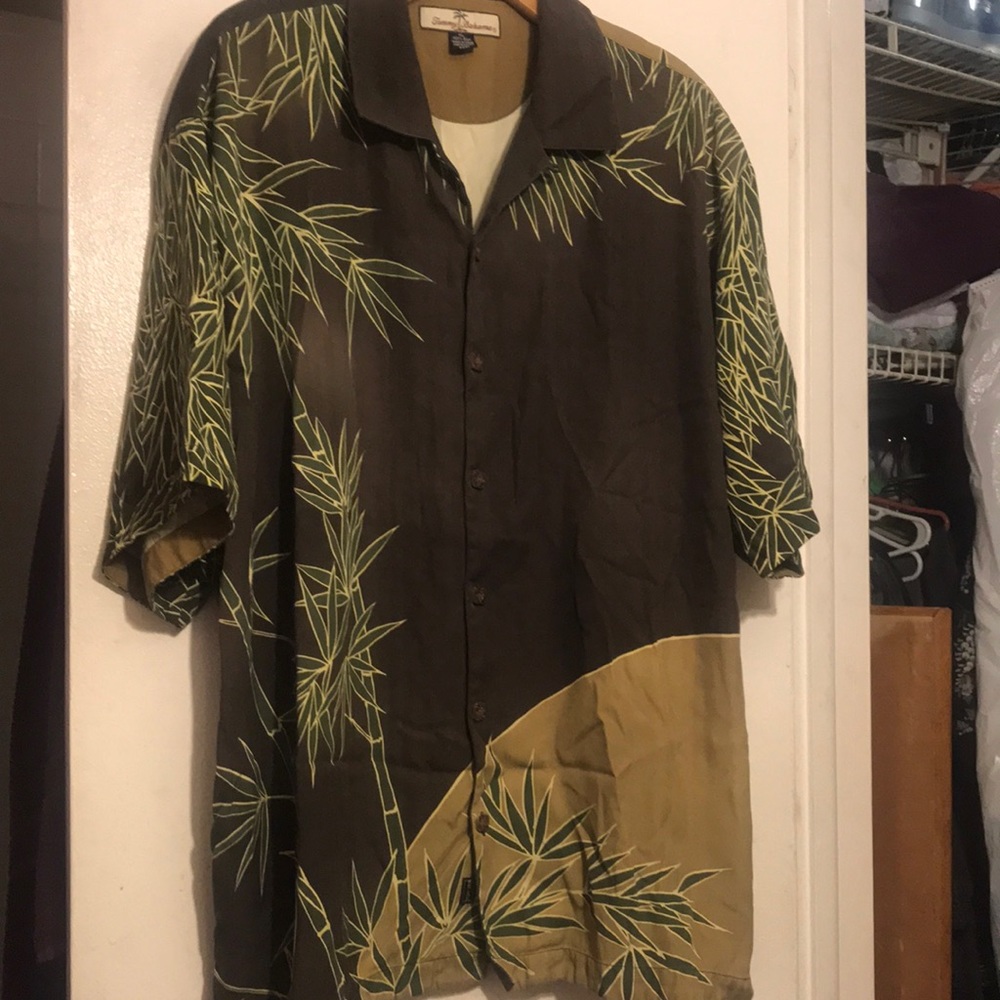 (NWOT)  Tommy Bahama 100% Silk Shirt